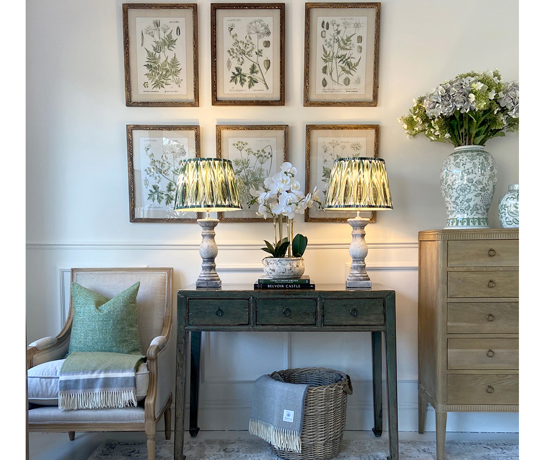 Complete Set - Original Console in Moss, 2 Lamps + Set of 6 Prints