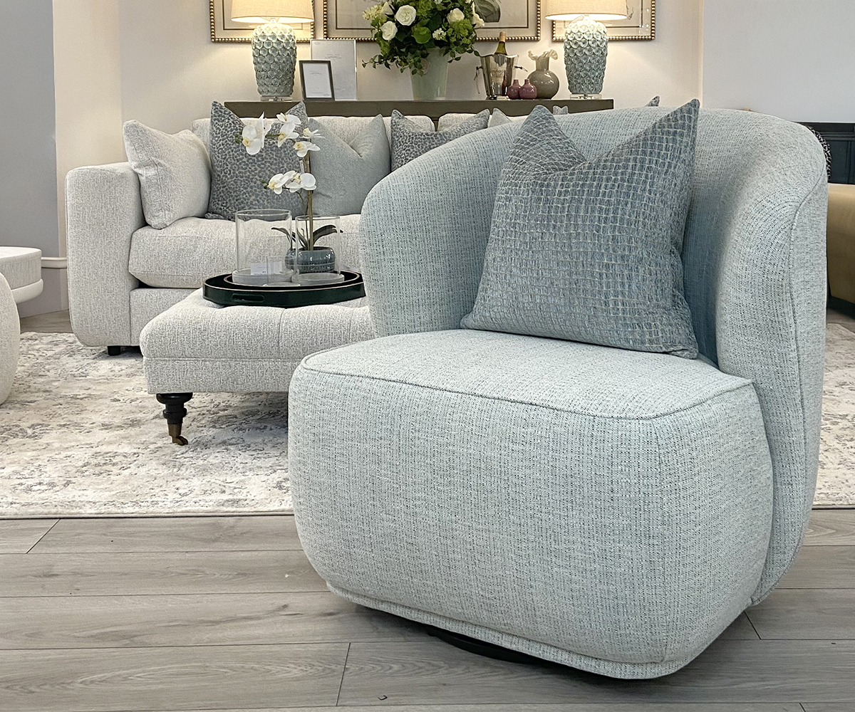 Clara Swivel Chair in Cloud Snowy Mint