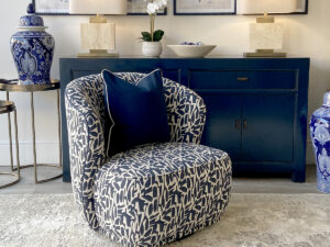 Clara Swivel Chair in Positano Ink