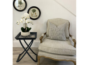 Hydrangea Bloom Tray Table on Indigo Base