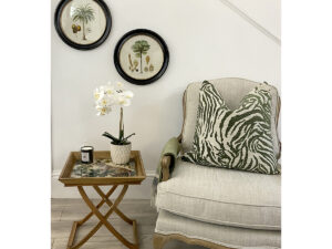 Leo Tray Table on Wooden Base